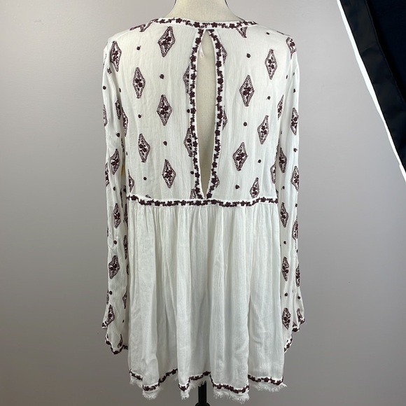 FREE PEOPLE DIAMOND EMBROIDERED TOP SZ M Tunic Bell Sleeves Flowy - Picture 10 of 14